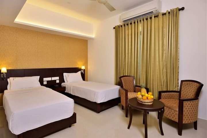 Room 10 of 16