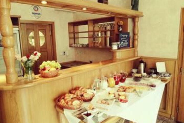 Breakfast/Coffee Service 12 of 44