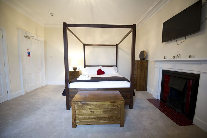 Room 6 of 49
