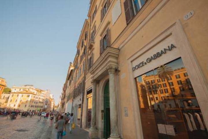 PIAZZA DI SPAGNA SUITES