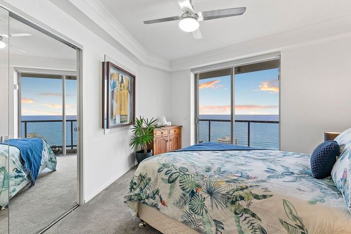 Room 25 of 106