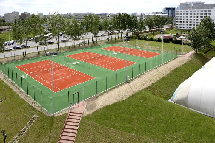 Tennis court