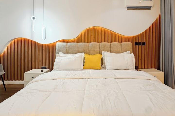 Room 11 of 29