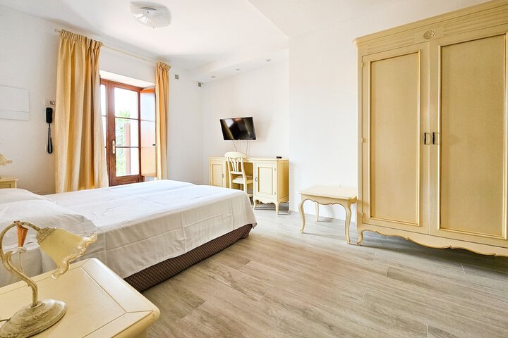 Room 6 of 95