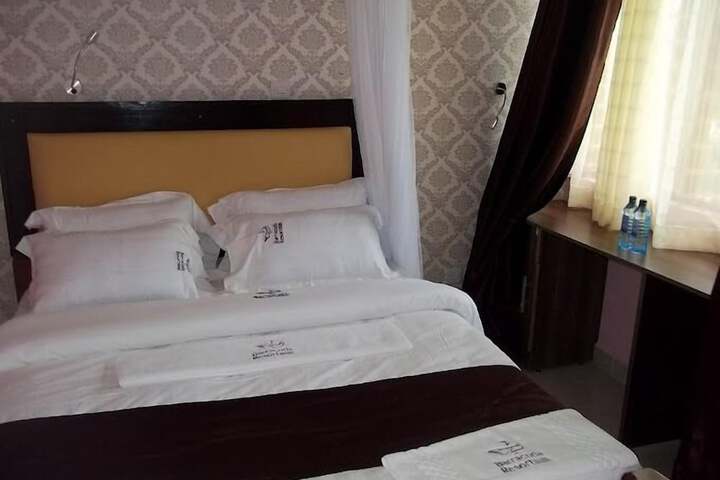 Room 6 of 30