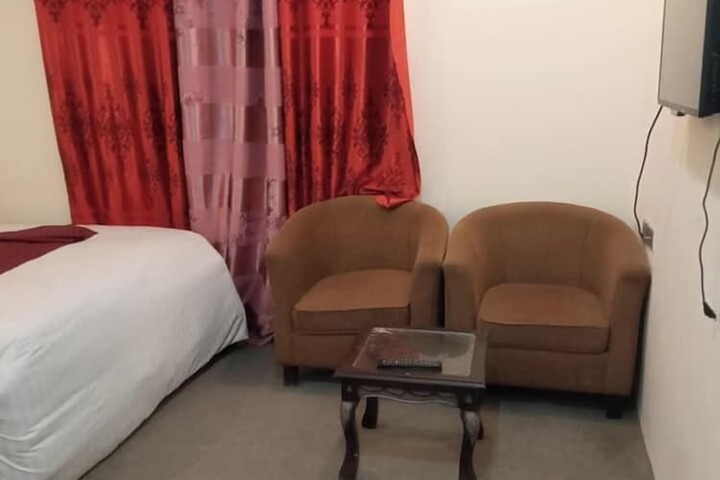 Room 9 of 19