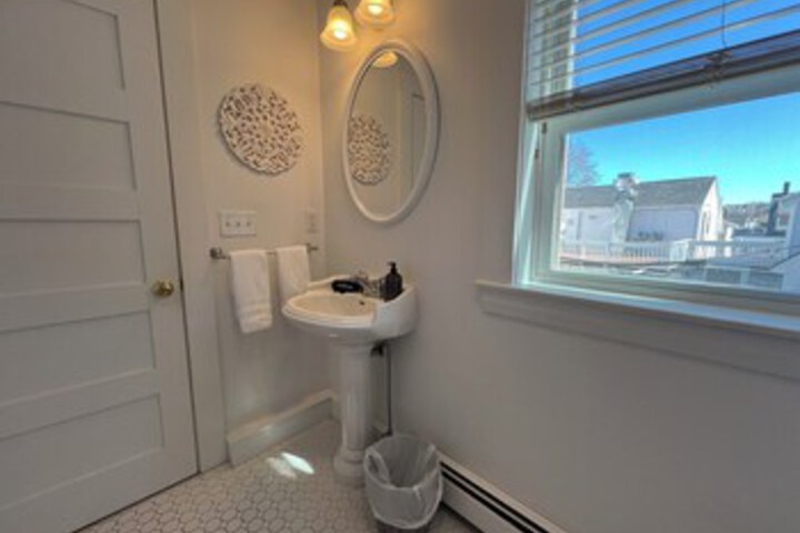 Room 175 of 297