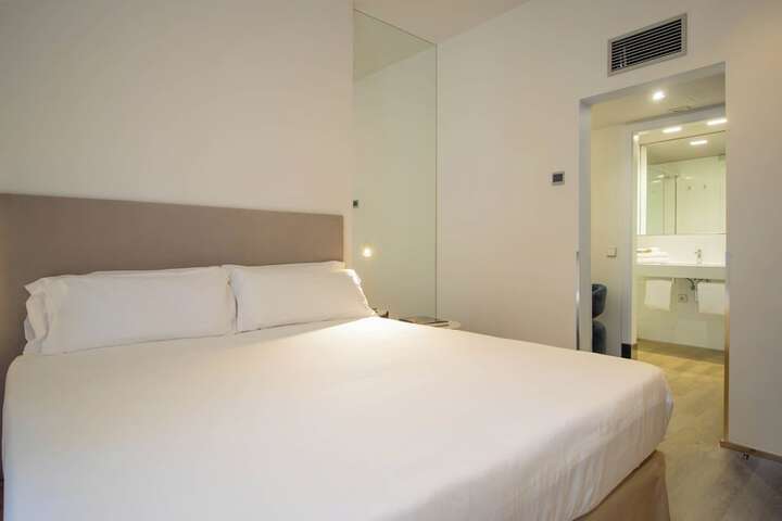 Room 26 of 70