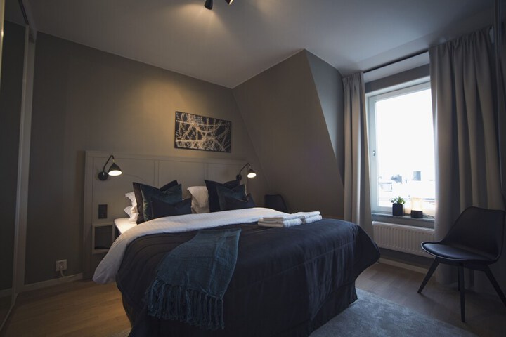 Room 6 of 18