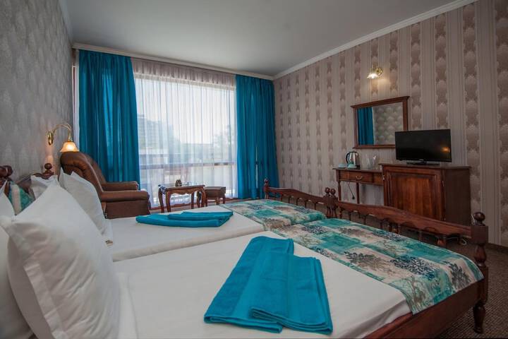 Room 10 of 51