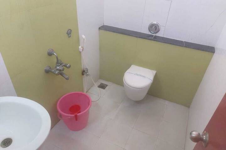 Room 16 of 18