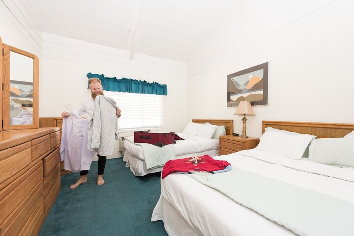 Room 3 of 32