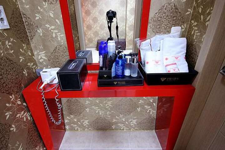 Room amenity