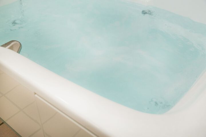 Hot Tub 28 of 34