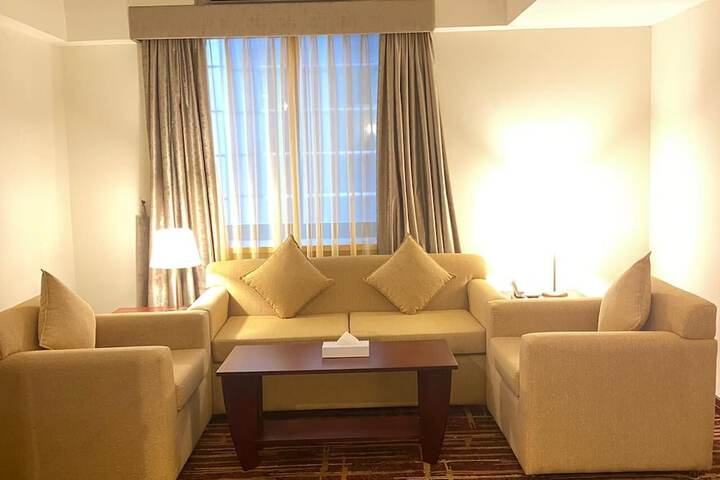 Room 11 of 21