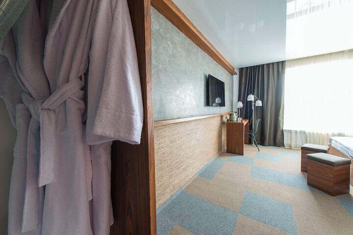 Room 8 of 8