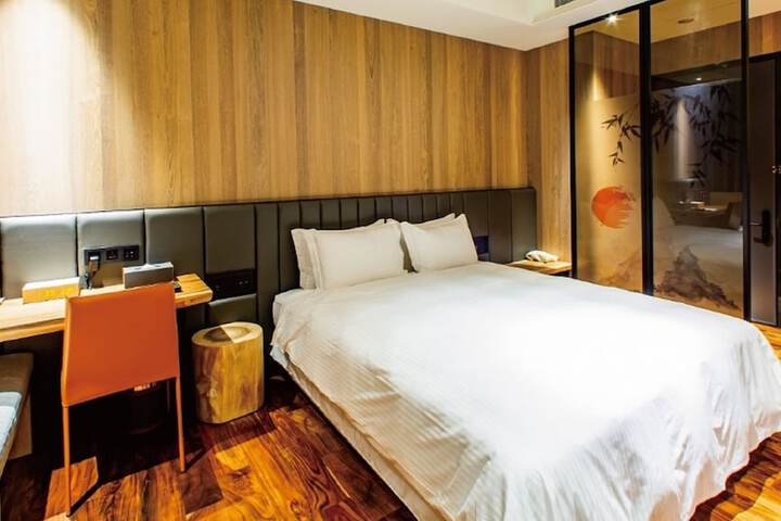 Room 18 of 47