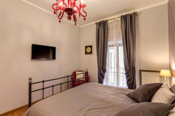 Room 17 of 33