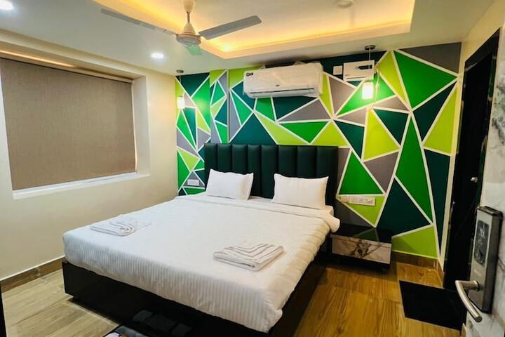 Room 4 of 14