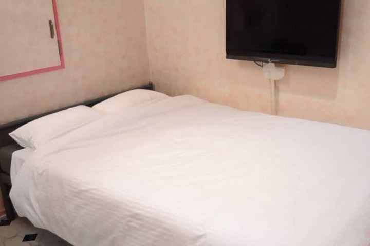 Room 8 of 22