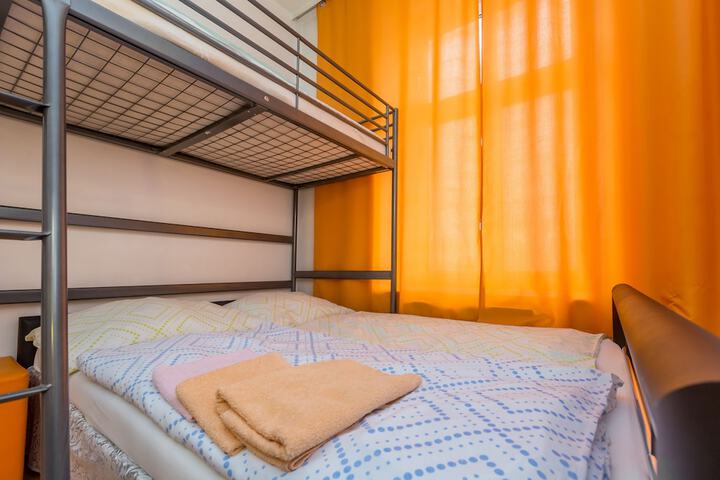 Room 9 of 29