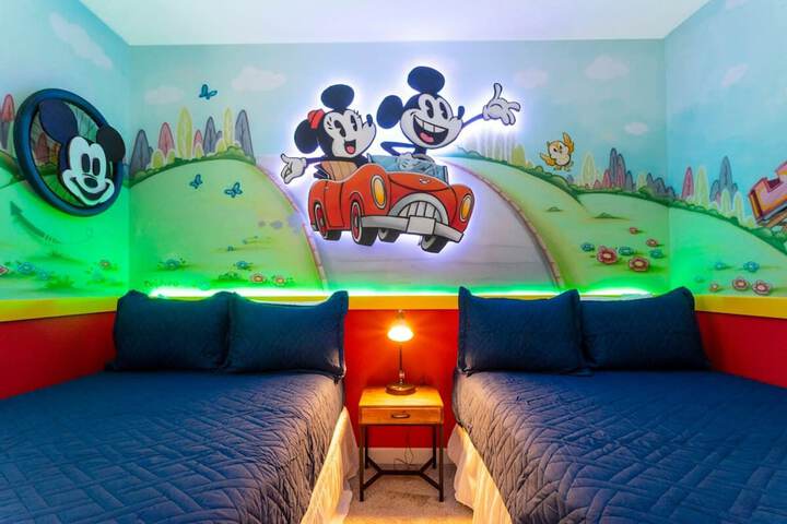 Room 4 of 84