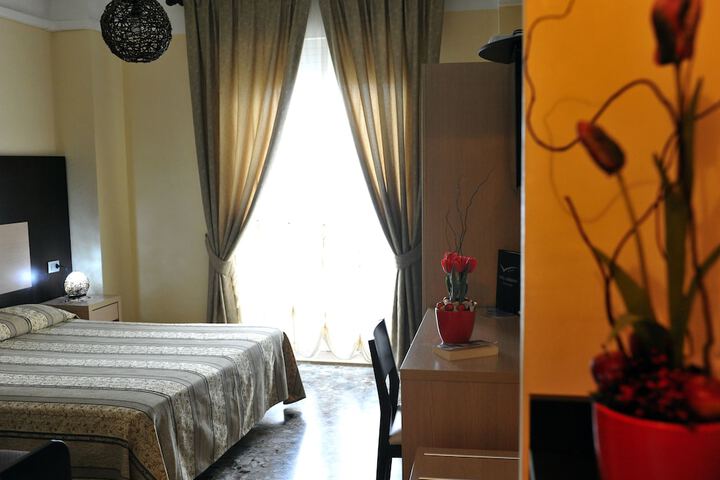 Room 5 of 52