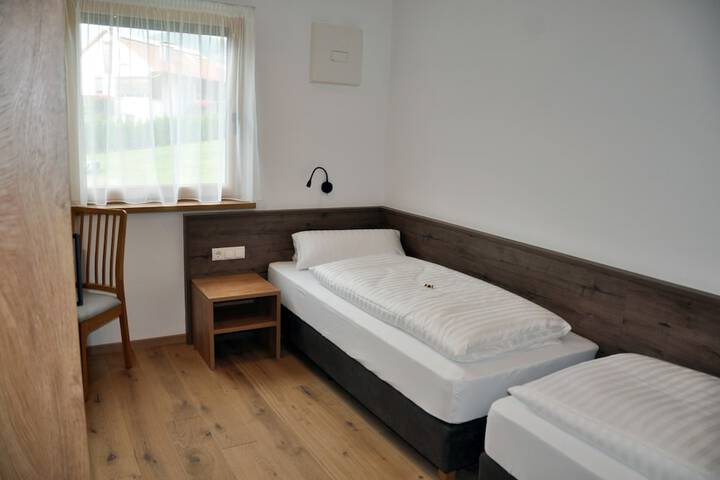 Room 4 of 38