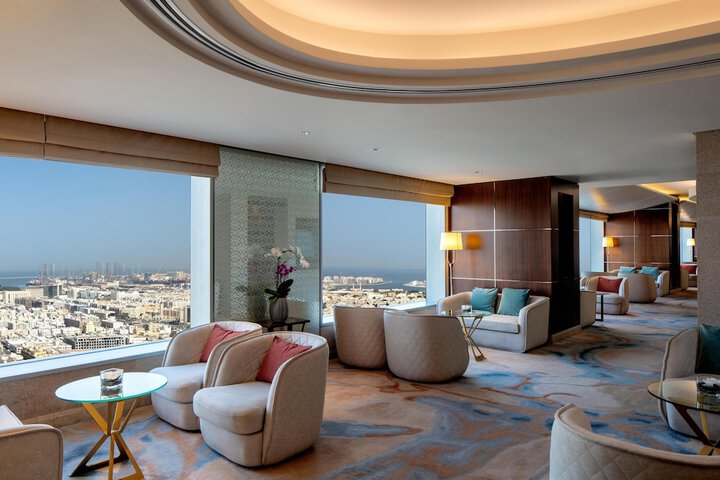 Lounge 109 of 113