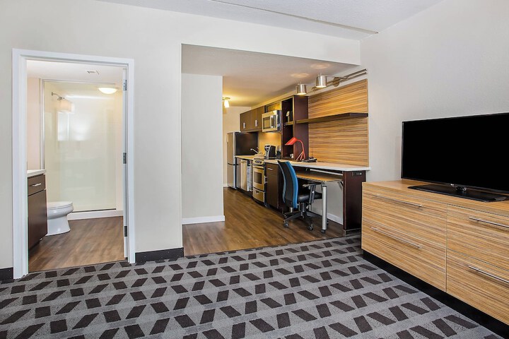 Room 8 of 30