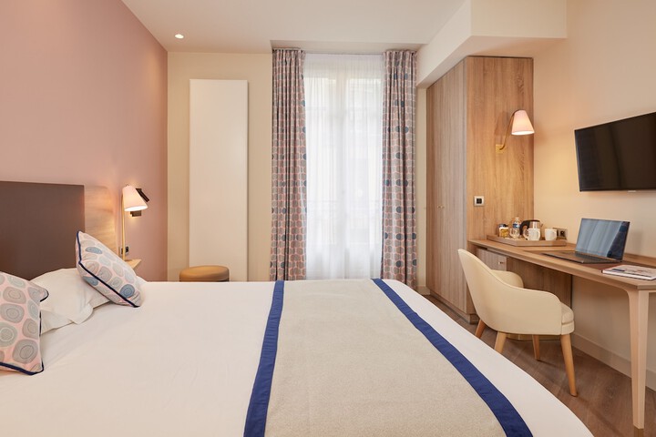 Room 20 of 102