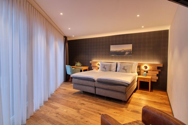 Room 3 of 62