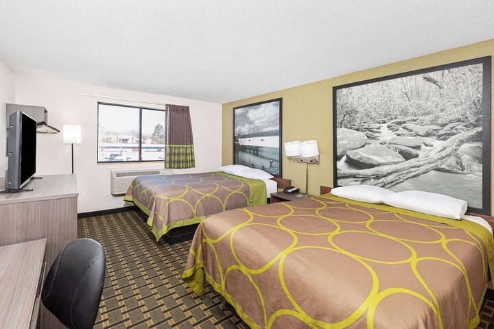 1 King Bed (7 of 10)