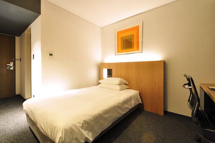 Room 4 of 48