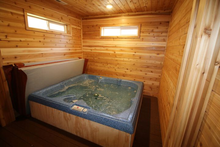 Room 4 of 72