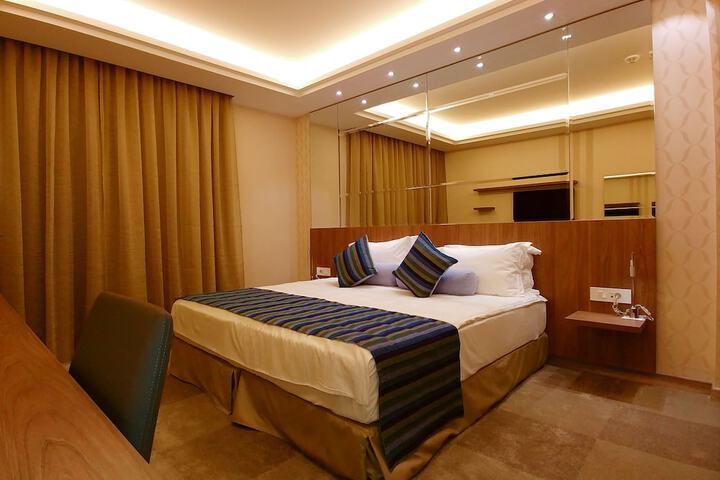 Room 19 of 97