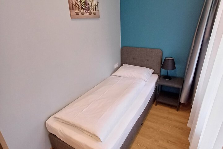 Room 19 of 87