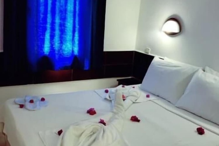 Room 11 of 50