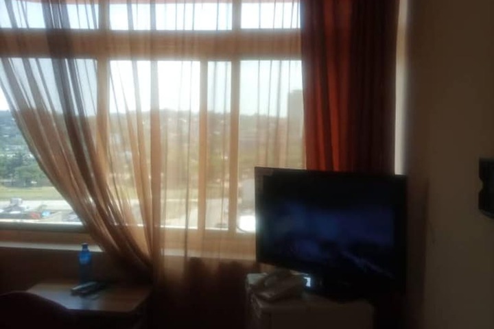 Room 14 of 36