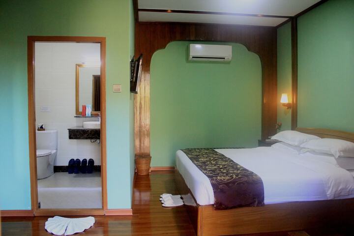 Room 9 of 63