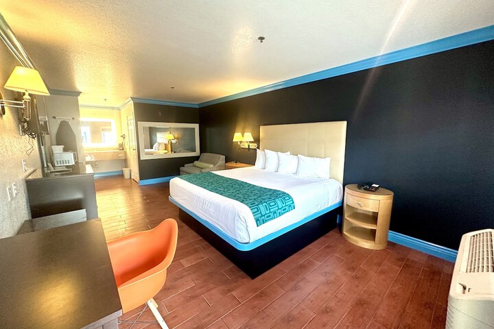 Signature King Bed (2 of 39)