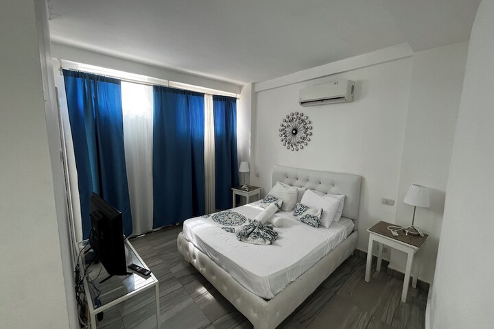 Room 28 of 64
