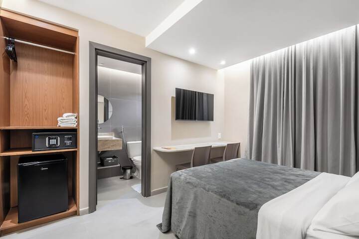 Room 5 of 42
