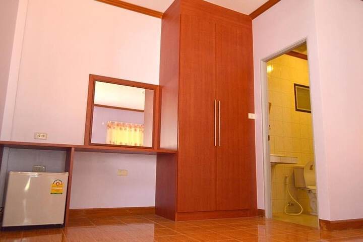 Room 5 of 31