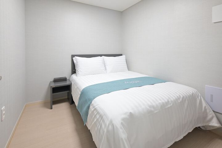 Room 15 of 36