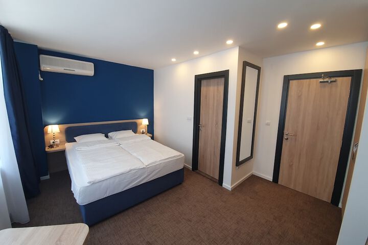 Room 22 of 56