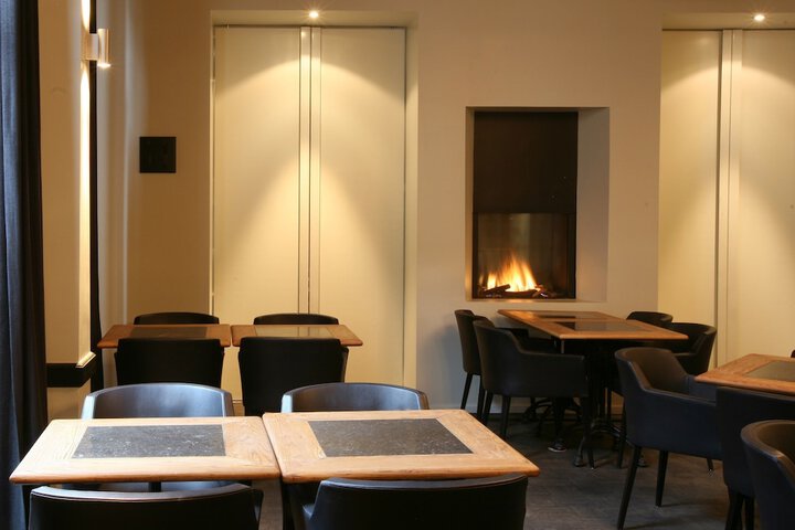 Dining 51 of 65
