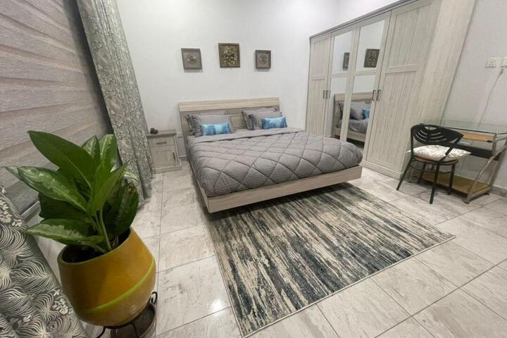 Room 28 of 28