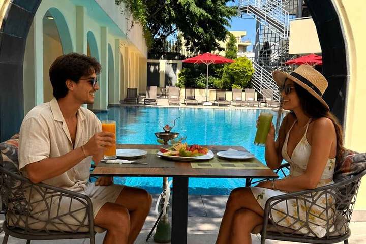 Hotel with Pool