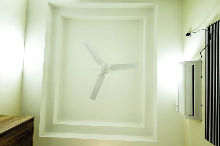 Room 5 of 11